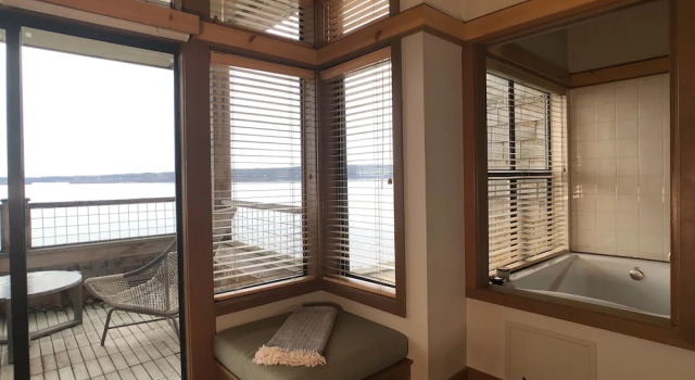 Двухместный номер Standard с видом на воду The Inn at Langley