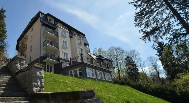 Villa Avangarda, Забронировать Вилла Отели Шклярска-Поремба с парковкой, рядом с Carl and Gerhart Hauptmanns' House, Парковка
