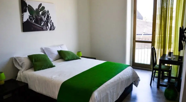 Двухместный номер Economy с балконом и с видом на город Ficurinia Guest House