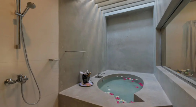 Люкс Premier Отель Regenta Arie Lagoon Negombo