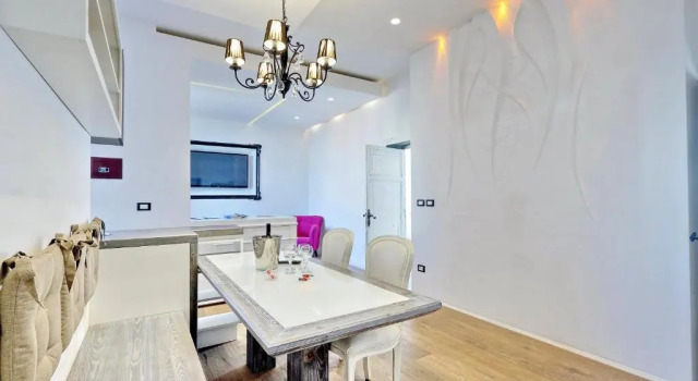 Design Apartment Paulina 300 mt from Colosseum, Rezervovat Apartmán Hotely v Lazio s parkováním, Parkování