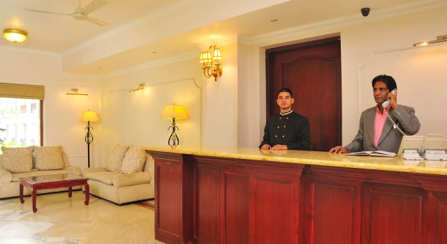 Le ROI Corbett, Prenota Hotel Dhikuli Uttarakhand