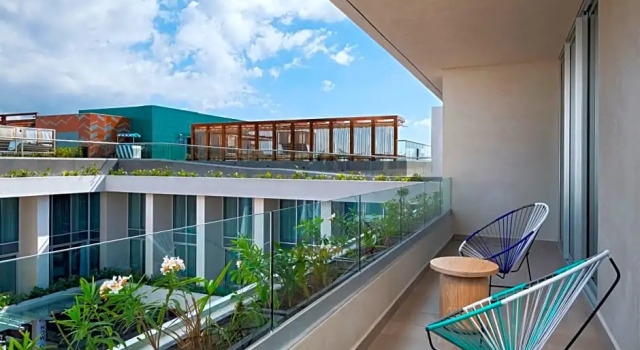 Люкс с балконом Aloft Playa Del Carmen