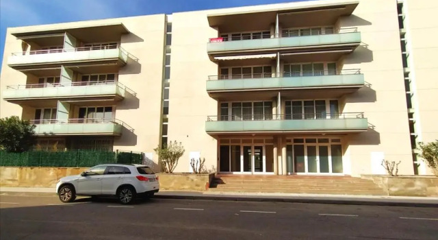 NEW! Apartamento con piscina y balcón a 2 minutos de la playa. WI-FI
