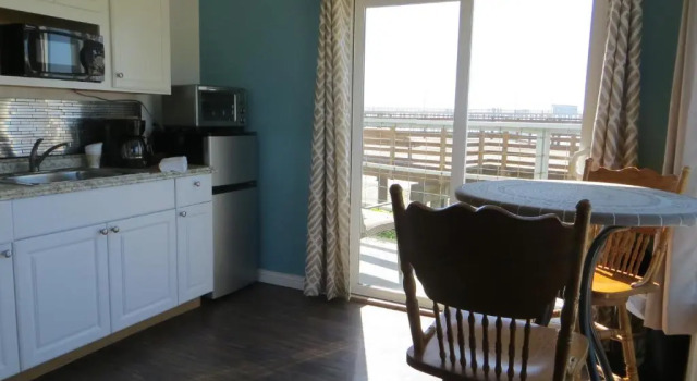 Люкс с видом на море Dolphin Cove Motel