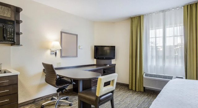 Люкс c 1 комнатой Candlewood Suites Virginia Beach Town Center by IHG