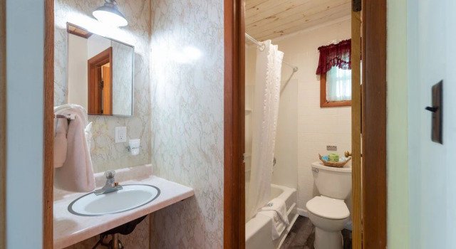 Люкс с видом на озеро The Juliana Resort