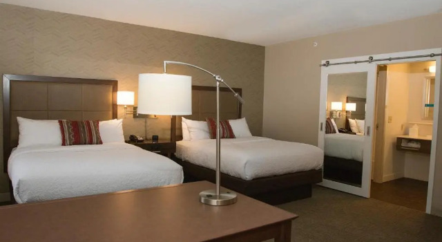 Четырёхместный люкс Hampton Inn & Suites Boone, Nc