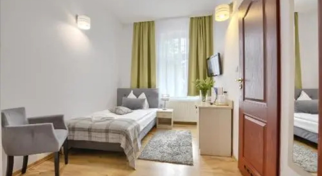 MAGNOLIA III, Забронировать Отель Отели Сверадув-Здруй 3 звезды, рядом с Оздоровительный курорт Сверадув-Здруй, 3*