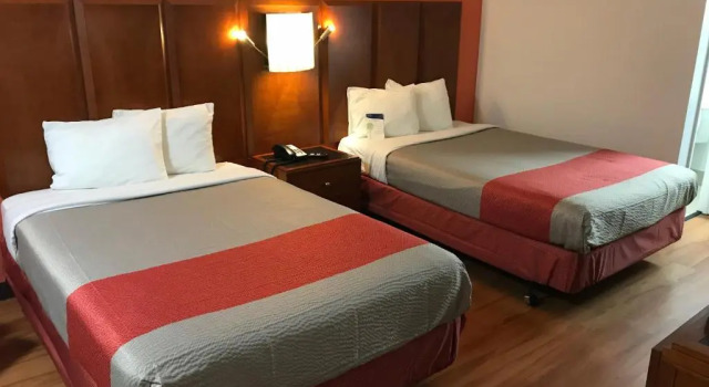 Четырёхместный номер Standard Motel 6-Van Buren, AR I- 40