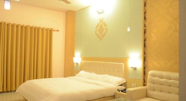 Hotel JSR INN, Rezerwuj Hotel Hotele w Uttarakhand z basenem, Basen