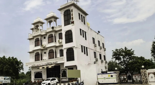 OYO 18262 Hotel White Tulip, Rezervovat Hotel Hotely v Rajasthan s parkováním, Parkování