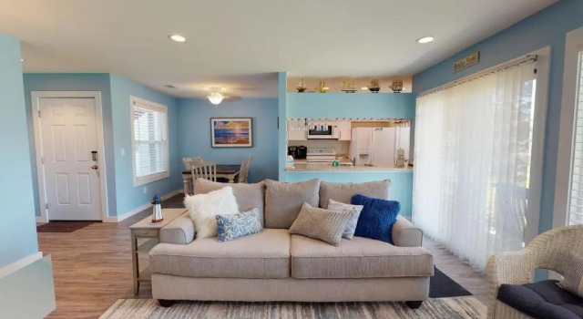 AH-A100 First Floor Condo, Newly Remodeled, Overlooks Shared Pool