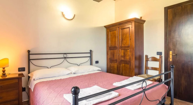 Farmhouse in Perugia with Hot Tub, Swimming Pool, Garden, BBQ, Varaa Hotelli Ramazzano Umbria