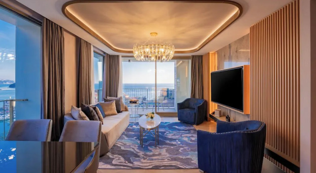 Люкс Premium Old Town Marina Merit Starlit Hotel & Residences