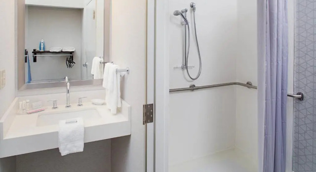 Номер Standard Courtyard by Marriott Manchester-Boston Regional Airport