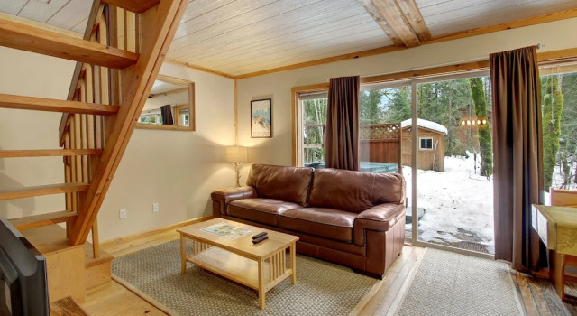 Cedar Sky Cabin - Three Bedroom Cabin with Hot Tub, Book Hotel Skykomish United States of America