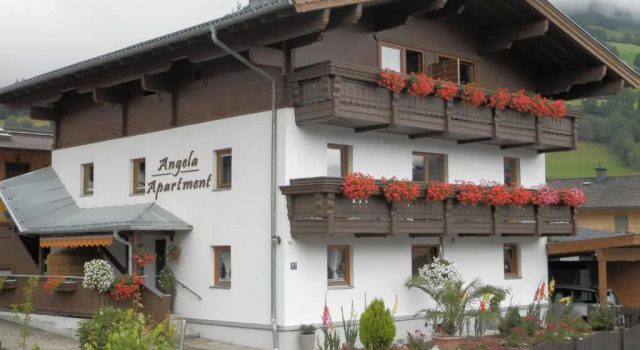 Апартаменты Цокольный этаж Angela Apartment
