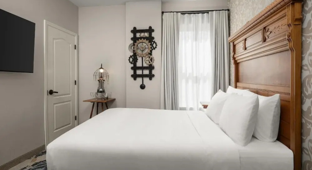 Номер Deluxe National Hotel Jackson, Tapestry Collection by Hilton