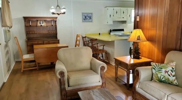 Meadowlark Motel with Restaurant & Bar, Забронировать Мотель Мегги-Вэлли Аппалачи, рядом с Maggie Valley Festival Grounds