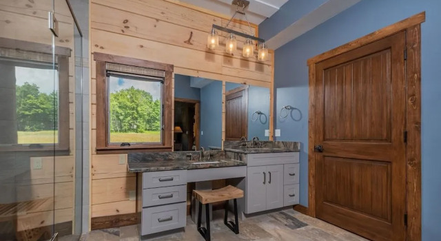 Away in the Mountains by Taylor Made Deep Creek, Buchen Sie Ferienhaus Hotels in Maryland mit Parkplatz, Parkplätze