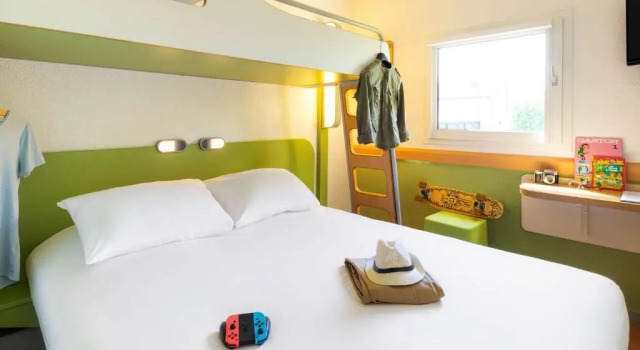 Трёхместный номер Standard ibis budget Clermont Ferrand Sud