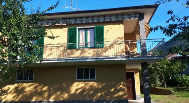 Appartamento in Villa con Idromassaggio a pochi minuti dal Lago Maggiore, Забронировать Апартаменты/квартира Кастельвеккана Provincia di Varese