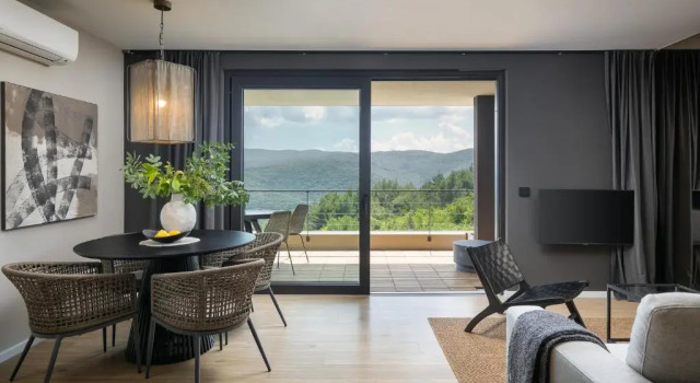 Oltremare Premium suite apartment w/pool in Rabac