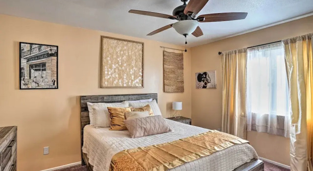 Коттедж 4 Mi to Coachella: Indio Home w/ Pool & Patio!