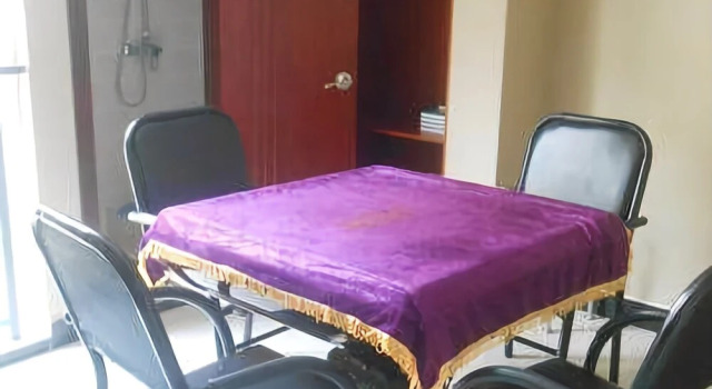 Kunming Shengtai Hotel, Rezerwuj Hotel Hotele w Kunming z parkingiem, Parking