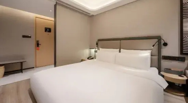 Двухместный номер Standard Atour S Hotel Chongqing Jiefangbei Hongyadong Riverview