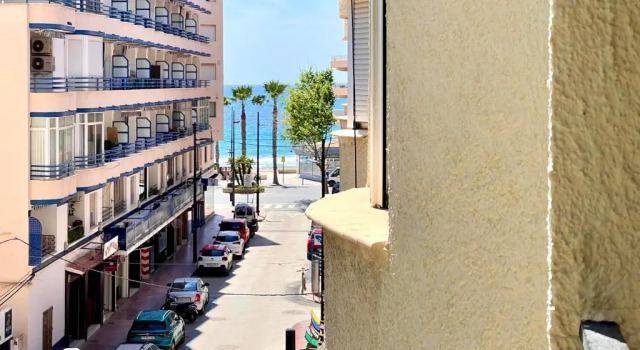 CANARIO Céntrico y a solo 50 metros de la playa, Забронировать Отель Отели Кальпе с бассейном, Бассейн