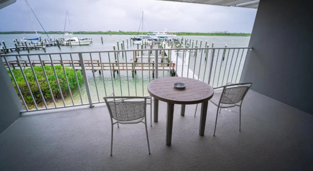 Suite Dockside Inn & Resort