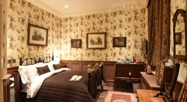 Номер Luxury The Aston Tavern