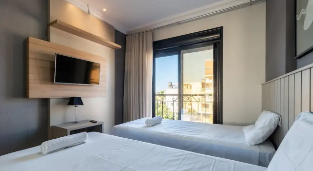 UML - Apartments Near the sea in Bombinhas, Забронировать Апартаменты/квартира Бомбиньяс Санта-Катарина