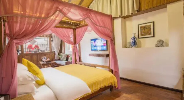 Люкс Deluxe Fenghe Lijiang Inn
