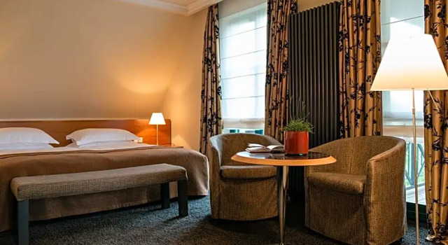 Zeller Hotel & Restaurant