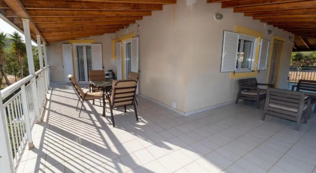 Fully Equipped Beach House at Pachia Ammos Plytra, Забронировать Отель Плитра Cape Malea, рядом с Пляж Plitra