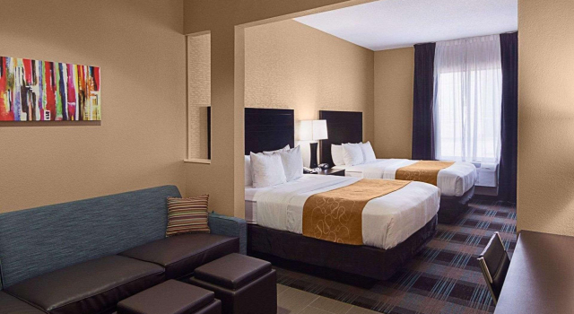 Четырёхместный люкс Comfort Suites Houston West at Clay Road