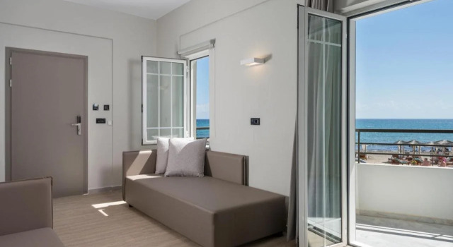 Mare Blue & Suites, Забронировать Отель Отели Георгиуполиса с парковкой, Парковка
