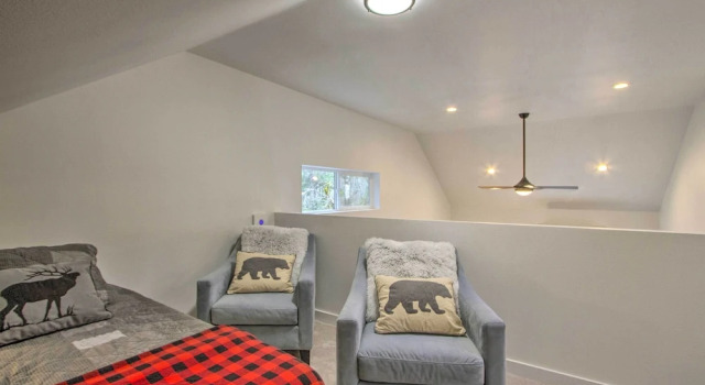 Modern Hideaway: Fire Pit, 5 Mi to Mt Rainier