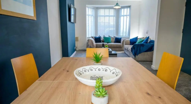 Large 7 bedroom town house in Chester City Centre, Забронировать Отель Честер Чешир, рядом с Замок Честер