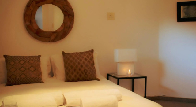 ALLURING SELF CATERING 2 BEDROOM VILLA at BOKMAKIERIE VILLAS, Забронировать Вилла Виндхук Кхомас, рядом с Reiterdenkmal Windhoek