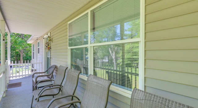 Home 1 Mi to Wayside Beach, Near Belmont Stakes!, Buchen Sie Ferienhaus  
