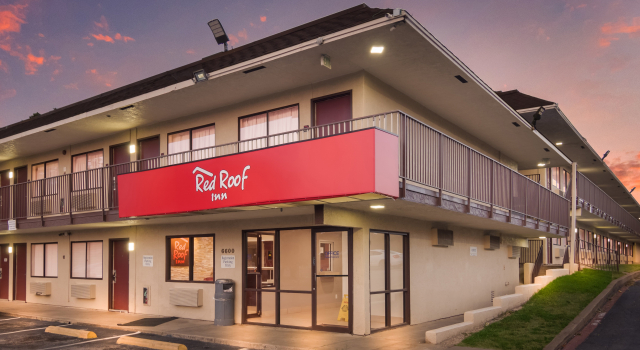 Red Roof Inn Fort Worth South, Забронировать Отель Отели Форт-Уэрт с парковкой, Парковка