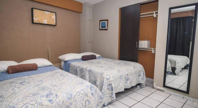 Departamento D centrico 2 camas Tv Ac wifi cocina parking, Prenota Hotel Hotel a El Bajio con parcheggio, Parcheggio