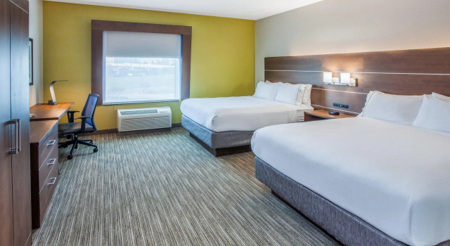 Четырёхместный номер Standard Holiday Inn Express & Suites Texarkana by IHG