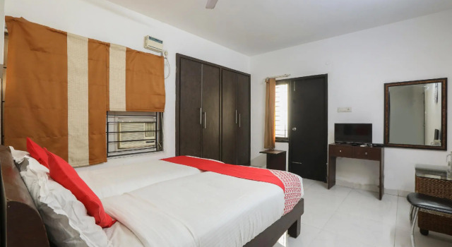 Oyo 70574 Chowdhury Lodge, Prenota Hotel Bankura West Bengal