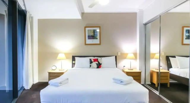 Amazing Brisbane CBD 2 Bedroom Apartment With River Views, Забронировать Апартаменты/квартира Отели Брисбна с бассейном, рядом с Музей Брисбена, Бассейн