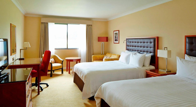 Четырёхместный номер Deluxe Delta Hotels by Marriott Huntingdon